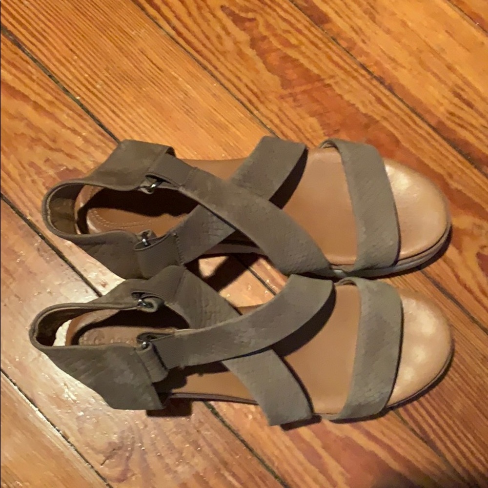 Corso como size 7. Super comfortable.